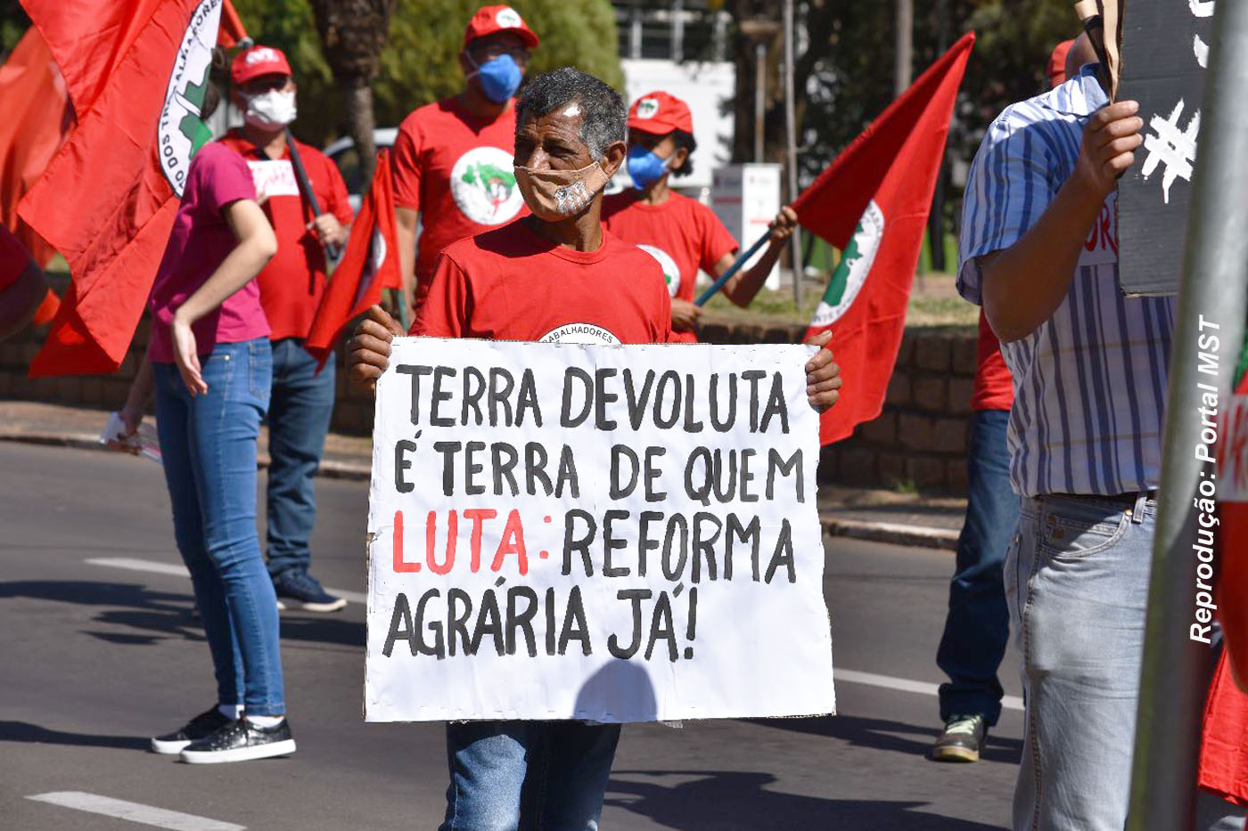 Tarcísio entrega terras públicas para agronegócio no Pontal