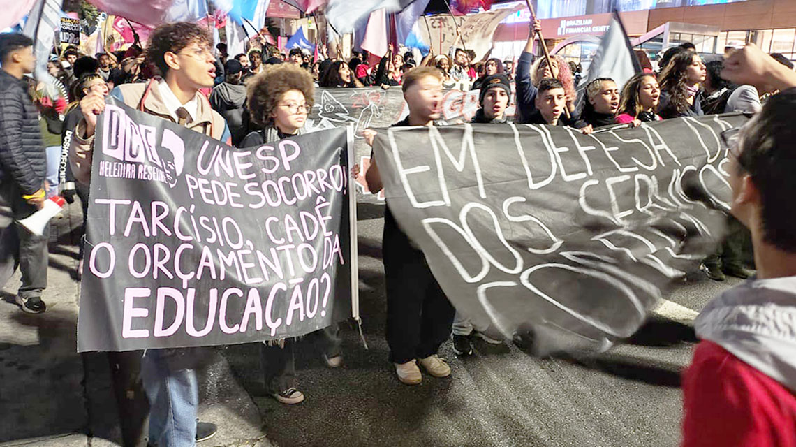 Defesa do financiamento das universidades estaduais paulistas: Ato em 17/6 caminhou até a Alesp