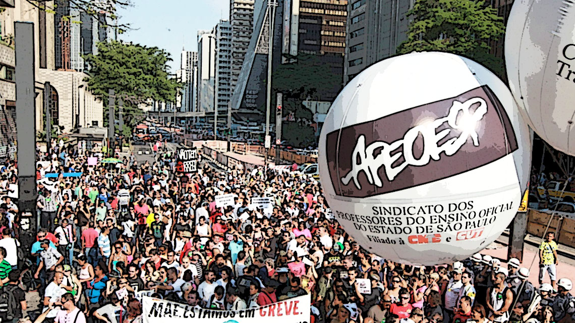 Mobilização obriga Tarcísio a suspender votação de reforma administrativa da educação